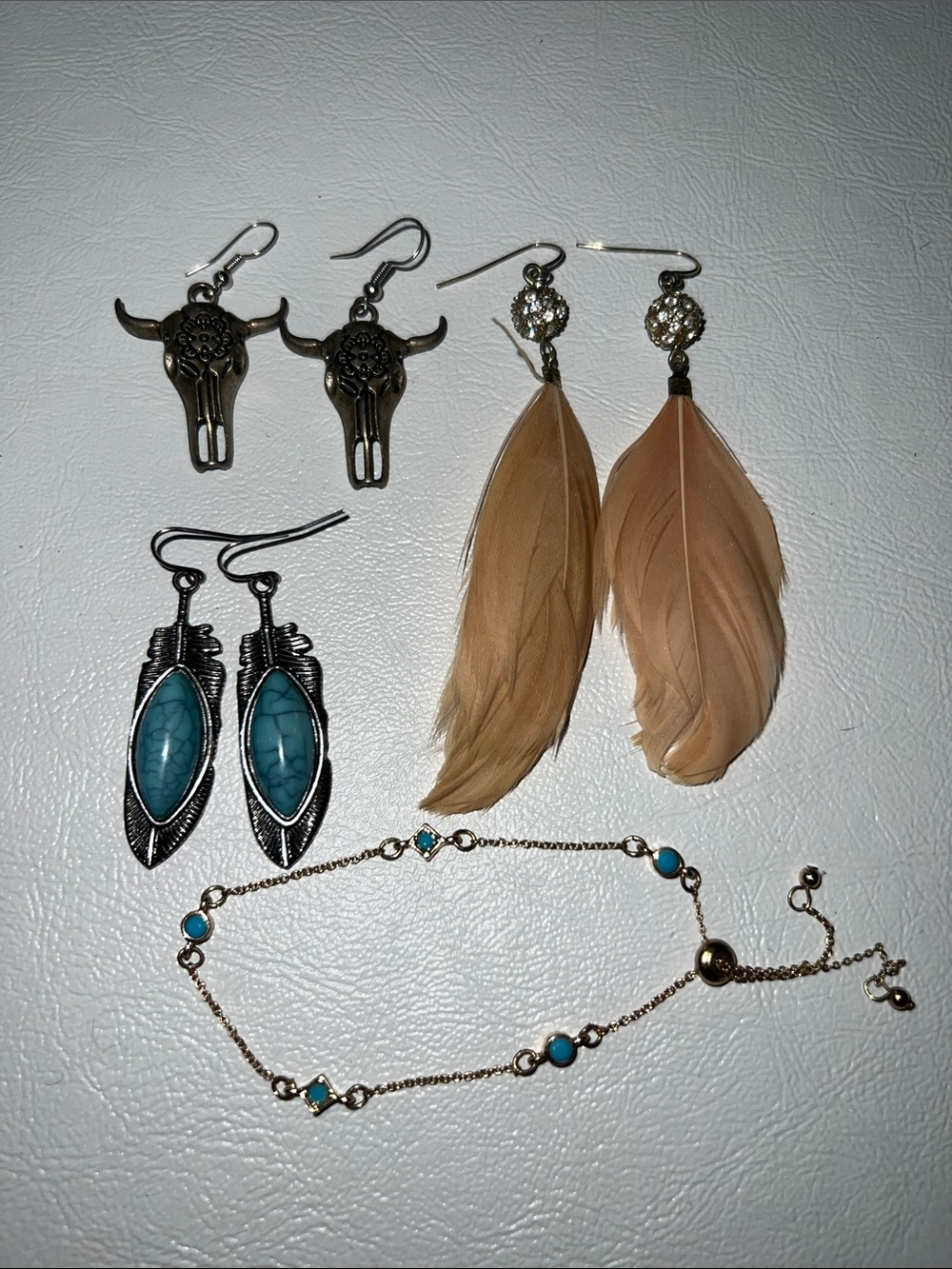 Boho Feather and Turquoise Earrings & Bracelet Set - Beige Feather, Turquoise
